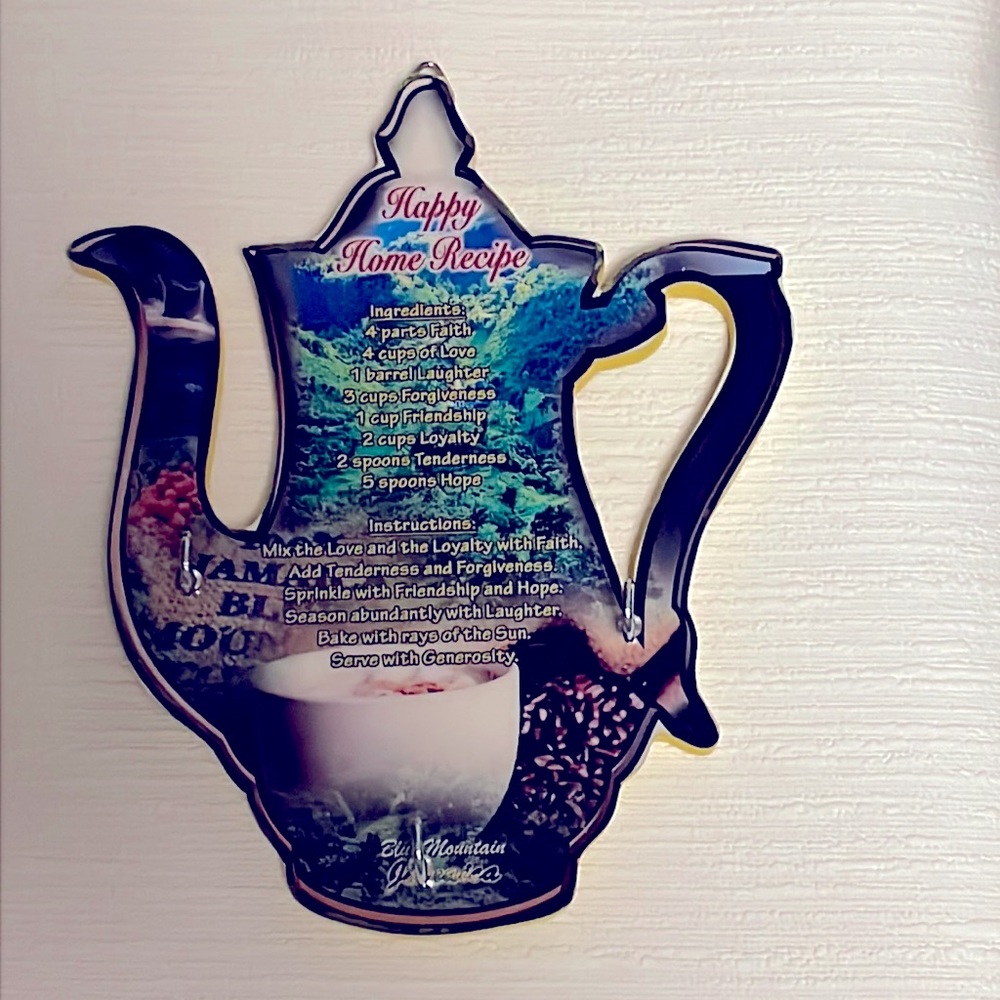 Jamaica teapot shaped wall hanging with hooks